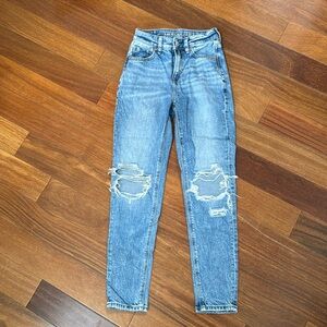 American Eagle mom Jean, size 000